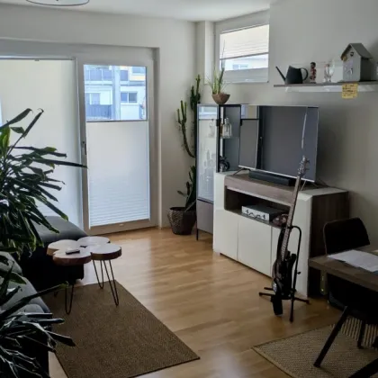 Helle 2-Zi.-Wohnung mit TG-Parkplatz nahe Interspar - Bild 2