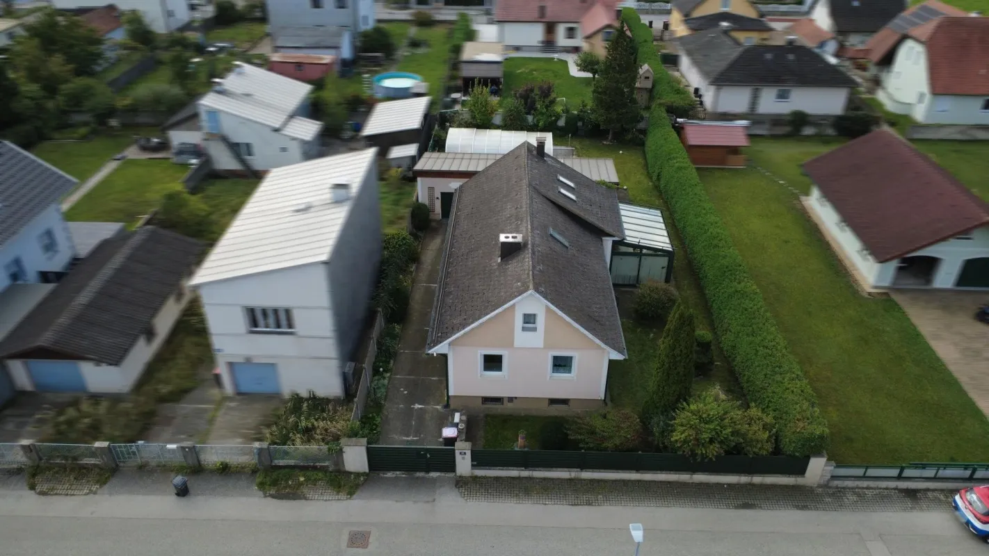 Gepflegtes Einfamilienhaus mit Pool und Garten in St. Georgen - Bild 1