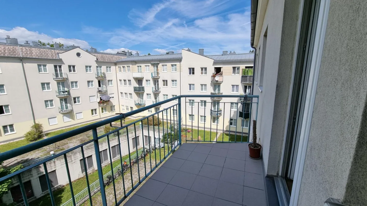 3-Zimmer-Wohnung in zentraler Lage – inklusive Tiefgarage & Darlehen - Bild 1