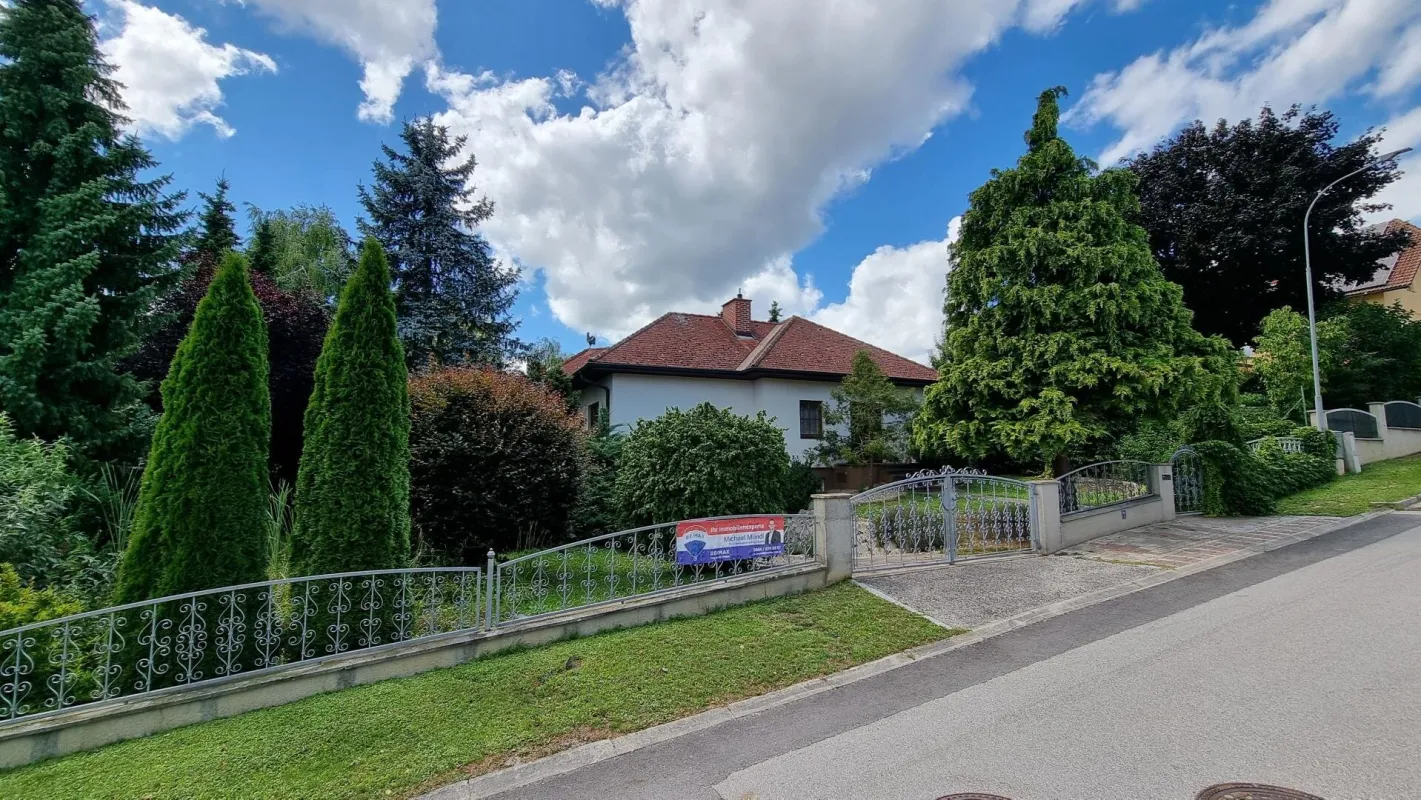Wohnen im Grünen: Bungalow auf großzügigem Grundstück in Linsberg - Bild 1