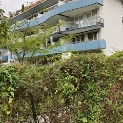 Schöne, sonnige Maisonette 3-Zimmer-Wohnung mit großer Dachterrasse sowie 2 Balkonen und 2 PKW-Abstellplätzen in Salzachnähe/Josefiau zu verkaufen - Bild 2