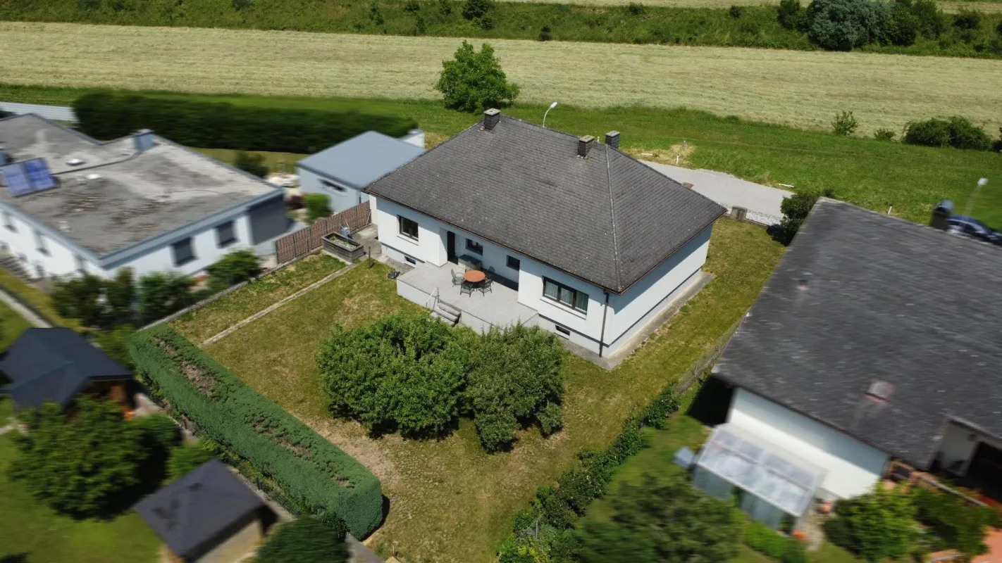 Gepflegter Bungalow mit 814 m² Grundstück in St. Pölten am Eisberg - Bild 1