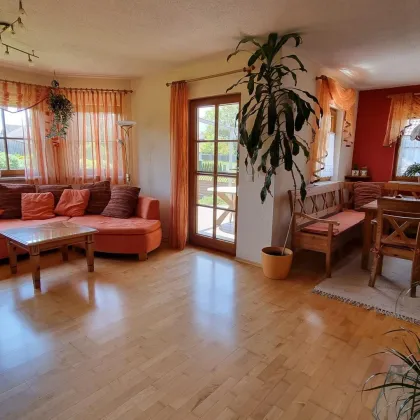 Stilvoller Bungalow mit Gartenidylle, Photovoltaik & Teichanlage - Bild 2