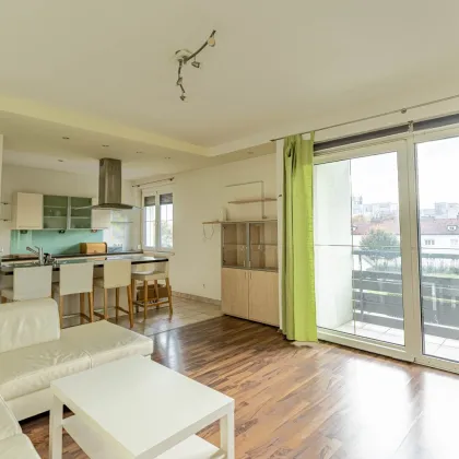 ++ Schöne 3 Zimmer Wohnung mit Loggia, Parkplatz und Kellerabteil ++ - Bild 2