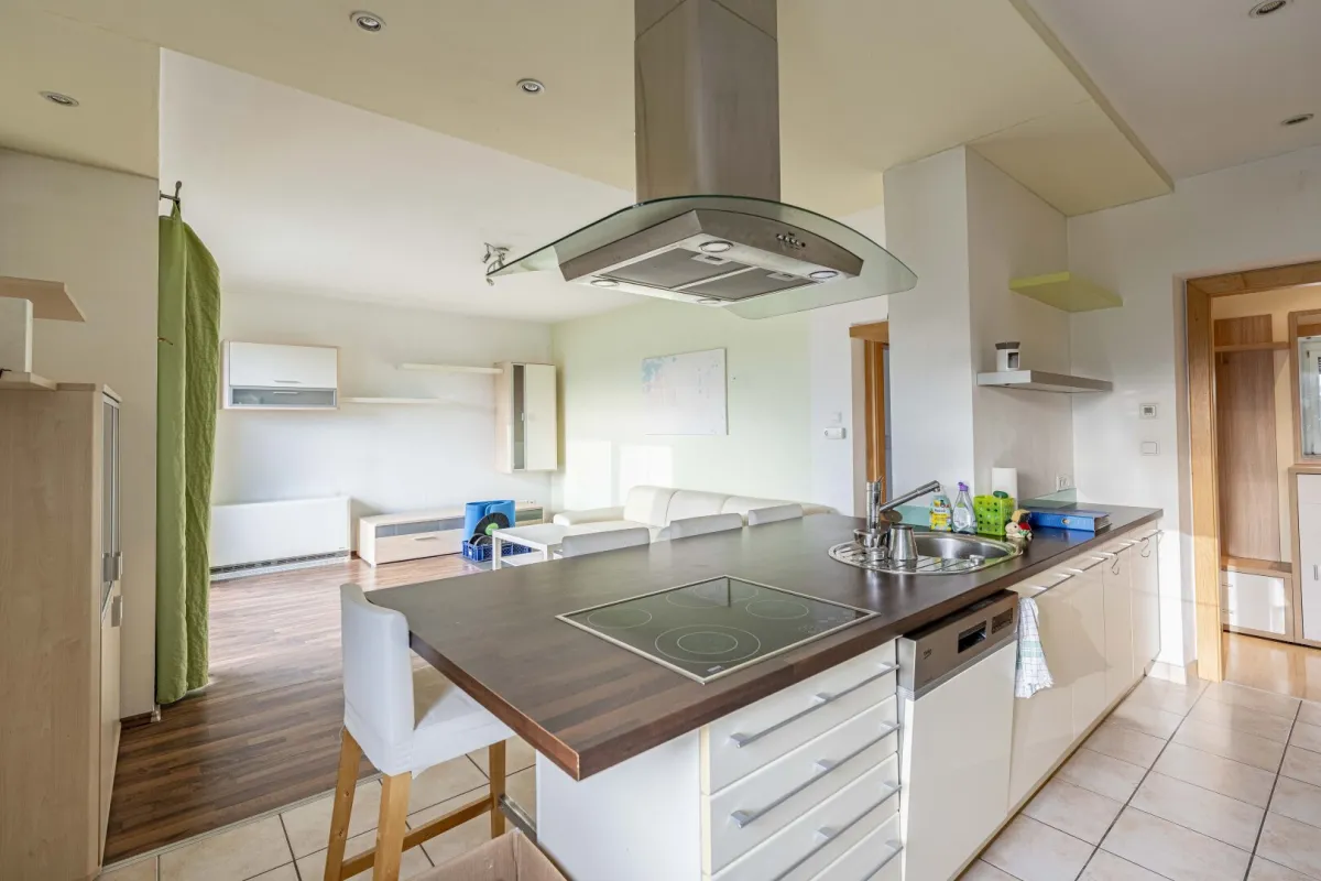 ++ Schöne 3 Zimmer Wohnung mit Loggia, Parkplatz und Kellerabteil ++ - Bild 1