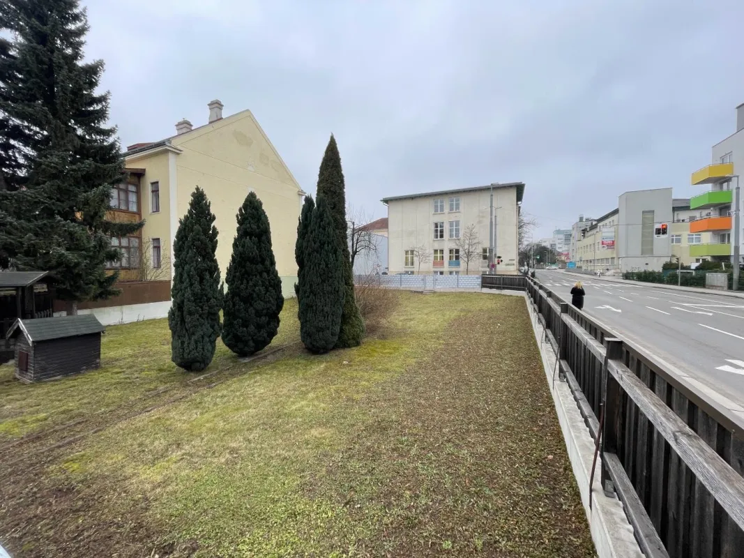 Baugrundstück in frequenter Verkehrslage - Bild 1