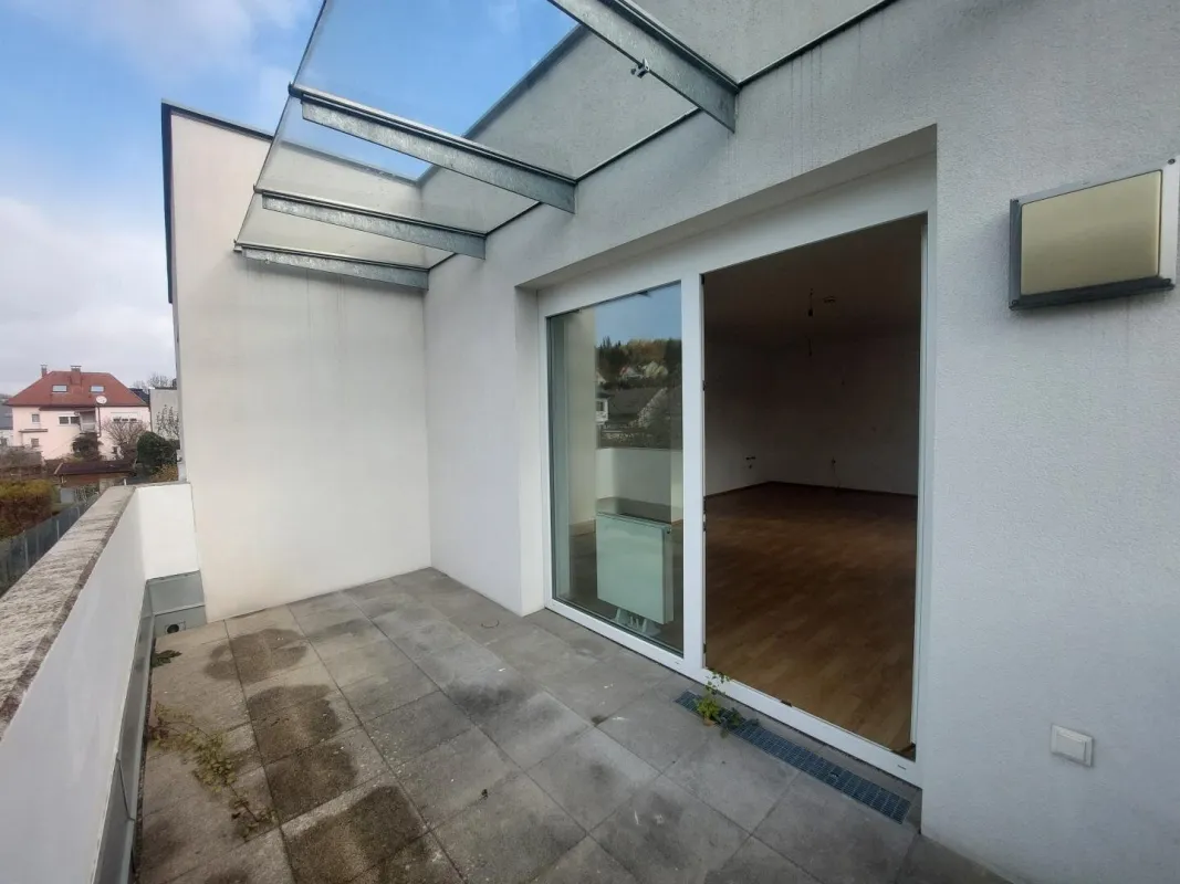 3-Zimmer-Mietwohnung mit Balkon in zentraler Lage - Bild 1