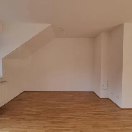 3 Monate mietzinsfrei wohnen!! 4-Zimmer-Dachgeschoss-Mietwohnung mit Balkon - Bild 3