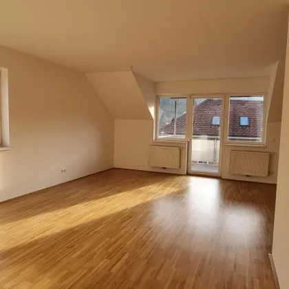 3 Monate mietzinsfrei wohnen!! 4-Zimmer-Dachgeschoss-Mietwohnung mit Balkon - Bild 2