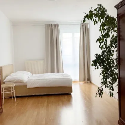 Zentral gelegene möblierte 3-Zimmer-Wohnung hinter dem Rathaus - Bild 2