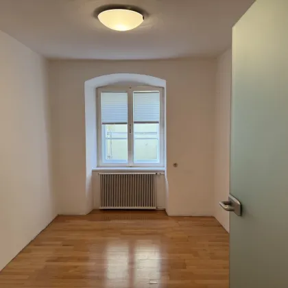 Gepflegte 4- Zimmer-Wohnung inmitten der Haller Altstadt zur Vermietung! - Bild 2