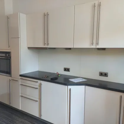 Nette 3 Zimmer Altbauwohnung mit Balkon in der Mandellstraße! - Bild 2