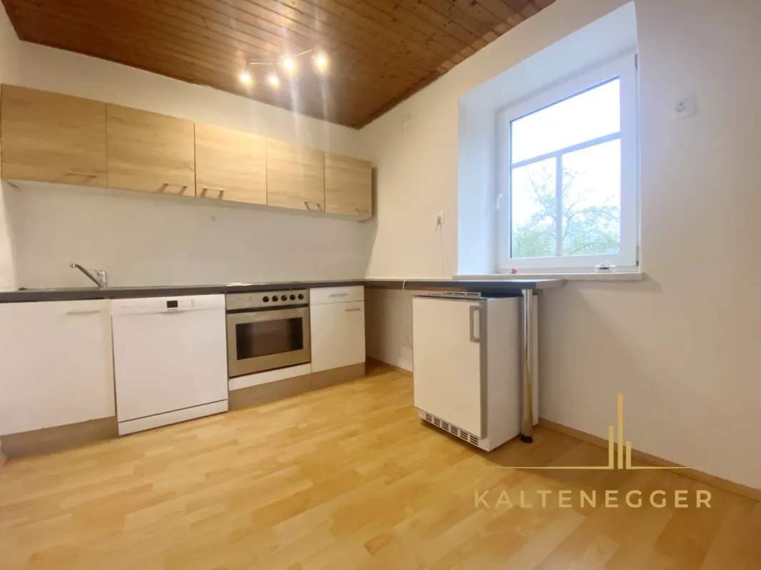 Zweizimmer Wohnung mit Bauernhof-Ambiente - Bild 1