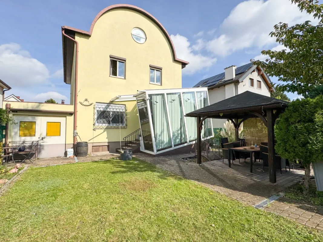 *TRAUMHAUS* Rares Einfamilienhaus mit Charakter und herrlichem Garten - Bild 1