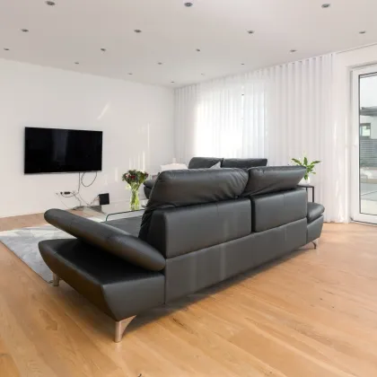 Pool, Outdoor-Kitchen & 4 Terrassen: Exklusive Doppelhaushälfte in Perchtoldsdorf! - Bild 3