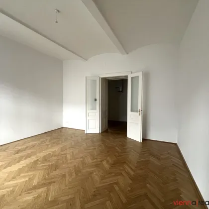 UNBEFRISTET - 3-Zimmer Altbauwohnung mit großem Abstellraum und Kellerabteil in der Garnisongasse - Bild 3
