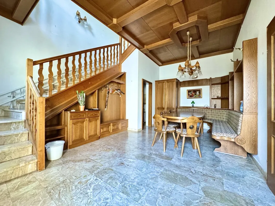 Haus mit ehemaligem Heurigen I GROSSES POTENTIAL I Wohnen + Arbeiten I geräumige Lagerflächen - Bild 1