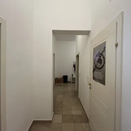 Beste Lage trifft Altbaucharme - 2 Zimmerwohnung am Schwarzenbergplatz - Bild 2