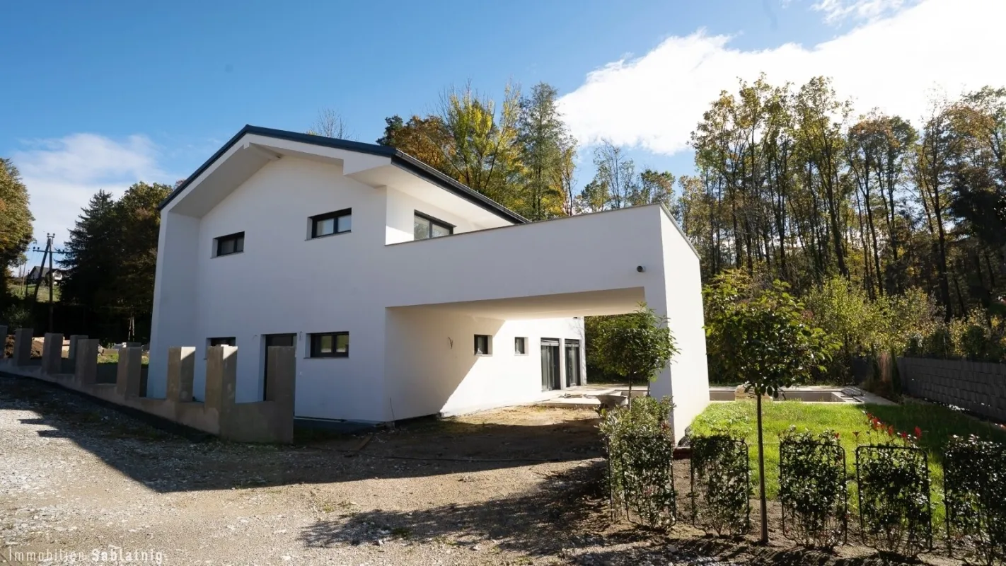 AM WALDRAND ZUHAUSE! Modern, großzügig, in absoluter Ruhe! - Bild 1