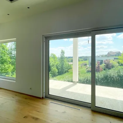 ELEGANTES REFUGIUM IN AUSSICHTSLAGE mit Pool und durchdachtem Wohnkonzept! - Bild 3
