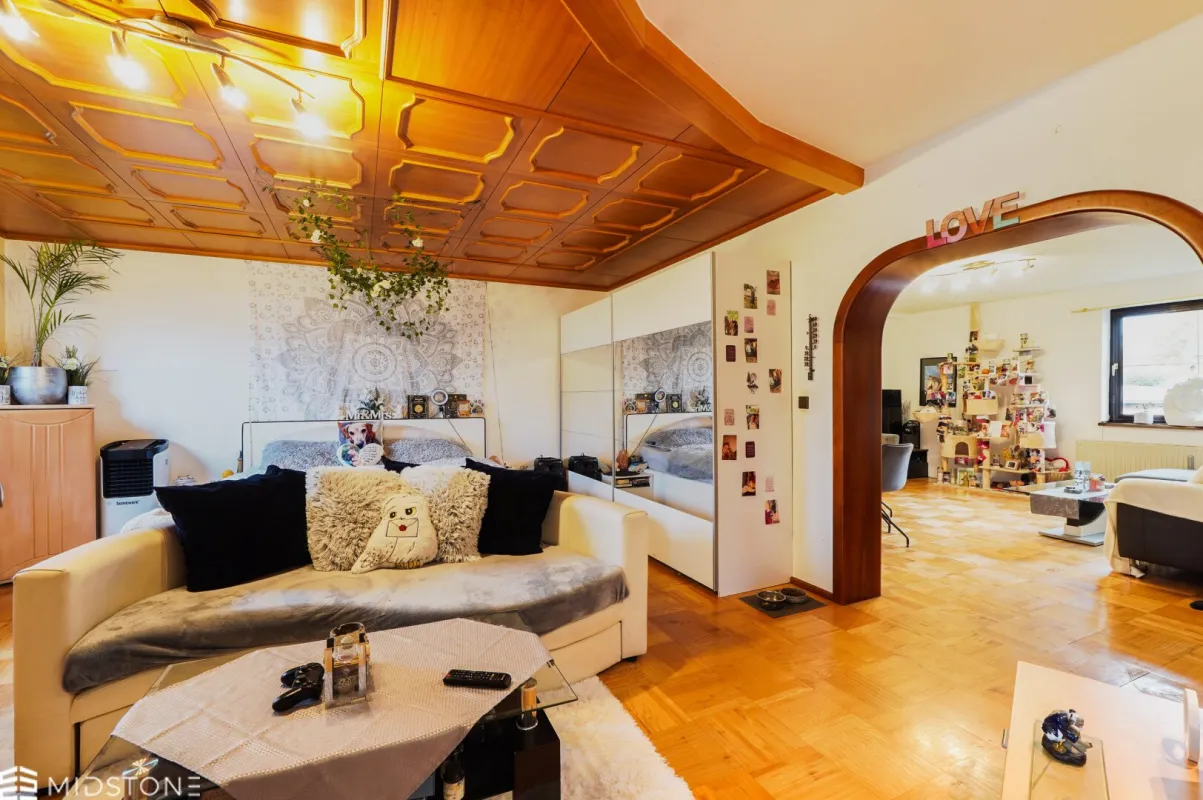 *Großzügige Maisonette Wohnung* Einzigartiges Potenzial mit Balkon und Loggia in Kapfenberg - Bild 1