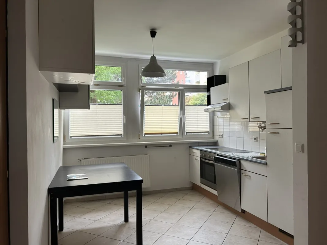 2-Zimmer-Wohnung Pradl mit ruhigem Westbalkon- Ihr neues Zuhause wartet ! - Bild 1