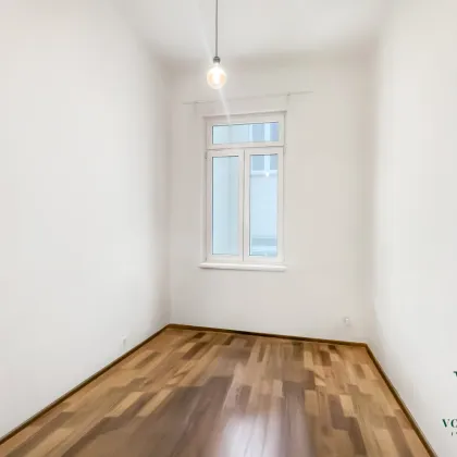 Bezugsfertig & ruhig! Moderne 2-Zimmer-Wohnung mit Lift und Tageslichtbad - Bild 3