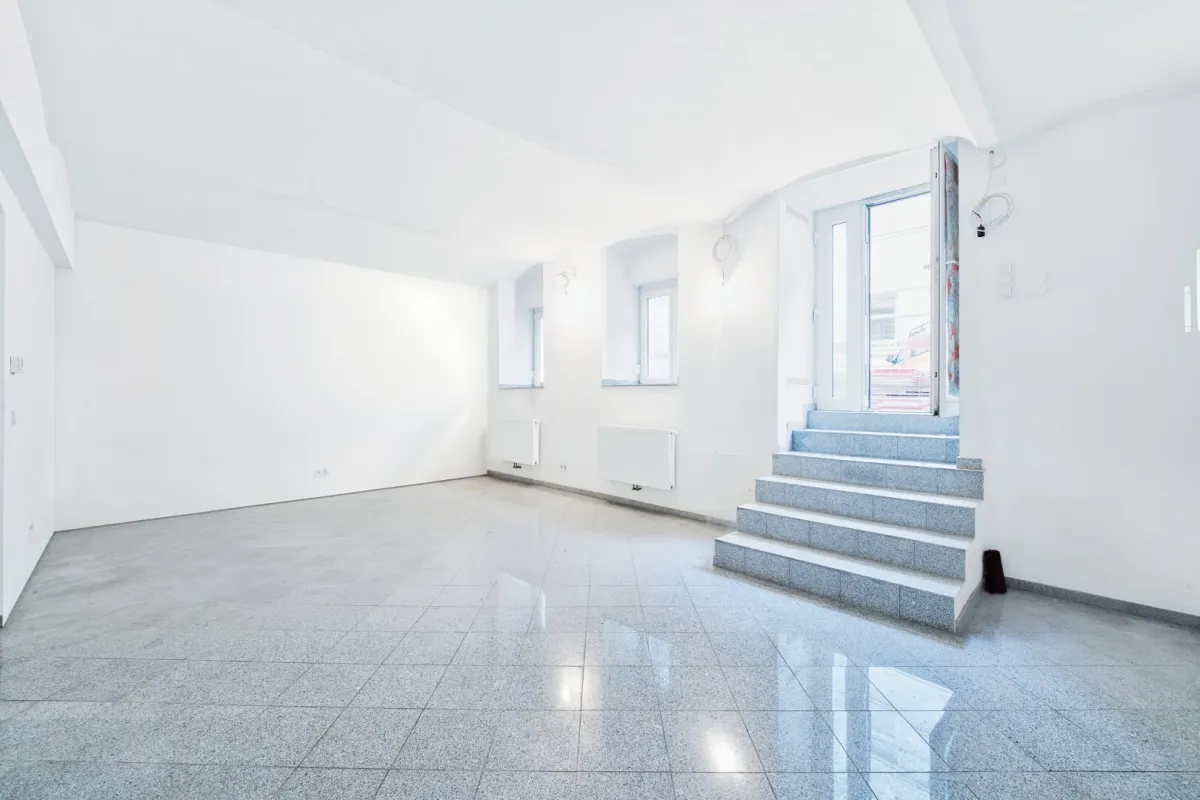 Kompaktes Geschäftslokal direkt an der U3 – perfekt als Atelier, Lager oder Showroom - Bild 1