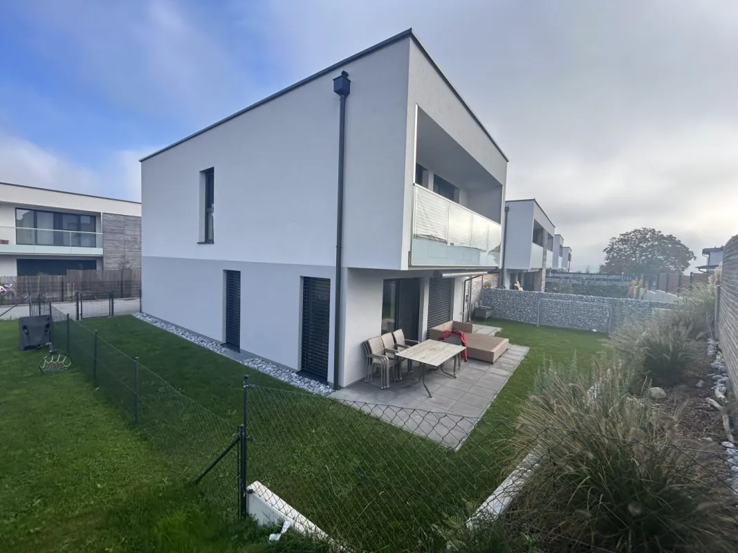 Traumhaftes  Familienhaus in Ohlsdorf – Garten, Terrasse & Kamin - Bild 1