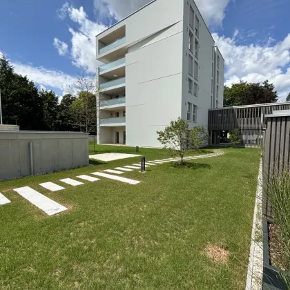 REIHENHAUS-CHARAKTER - TOP18 - exklusiv, provisionsfrei, 4-Zimmer Neubau in Bestlage inkl. Eigengarten - Bild 2