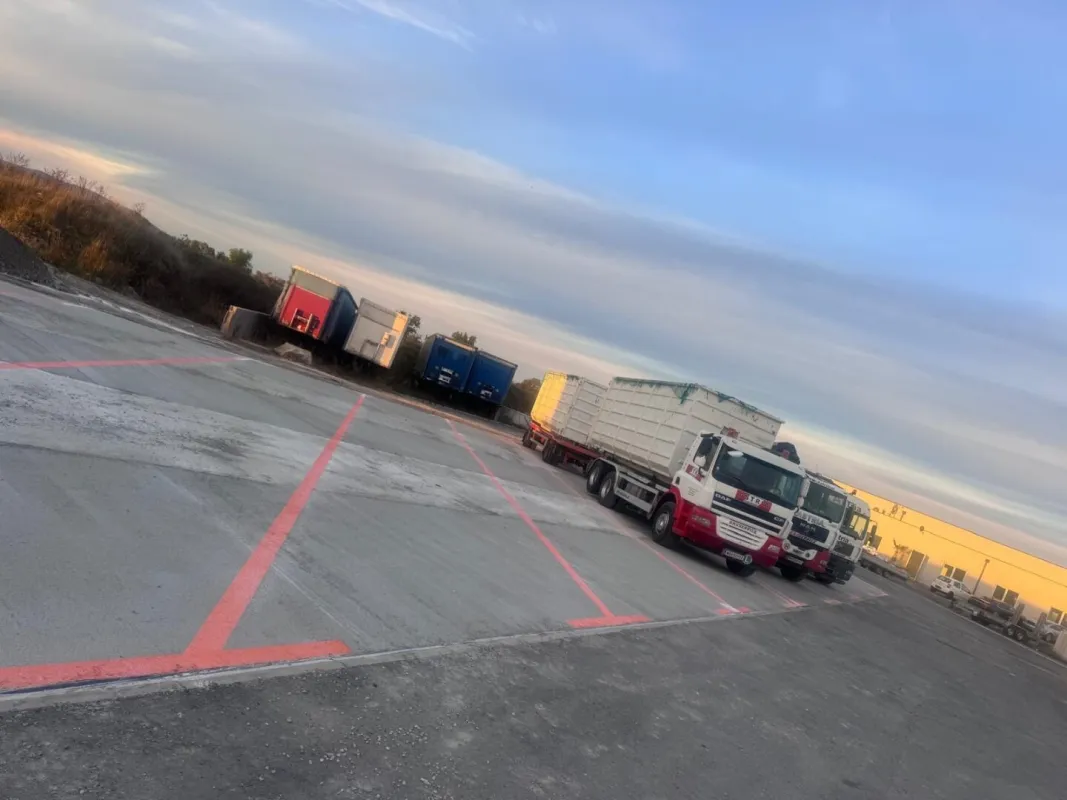LKW Stellplatz zu vermieten - Bild 1