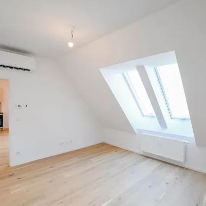 Erstbezug nach Sanierung: Schöne 2-Zimmer-Wohnung mit Top-Anbindung - Bild 2