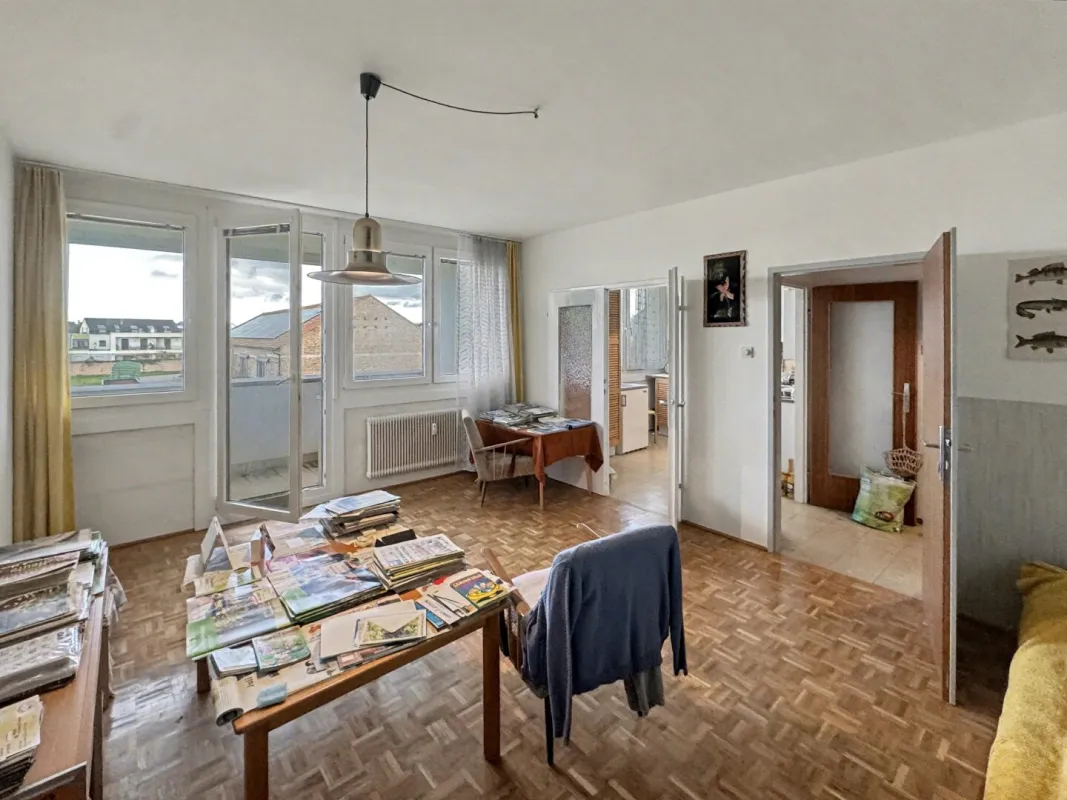 1,5-Zimmer-Wohnung mit Loggia und Modernisierungsbedarf - Bild 1