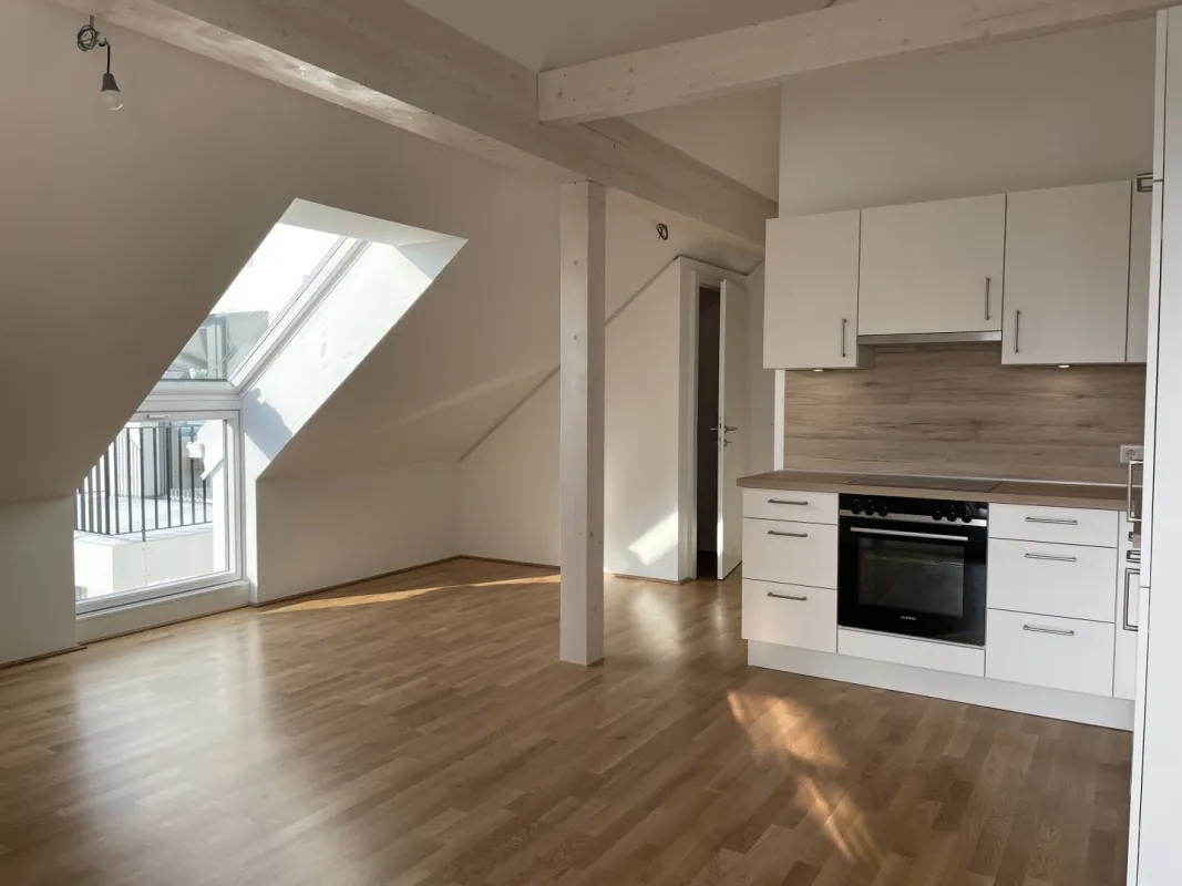 AMHÖTTLGRUND: 2-ZIMMER-WOHNUNG IM DG - Bild 1