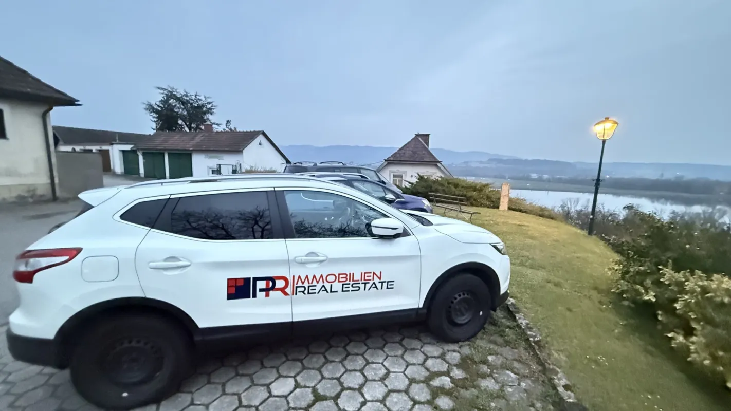 Donaublick: zwei Häuser mit viel Potential! - Bild 1
