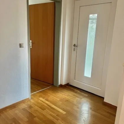 Ruhige barrierefreie 2-Zimmer-Wohnung mit Garten und Parkplatz – Ihr neues Zuhause ! - Bild 3