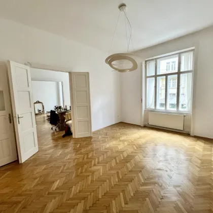 Repräsentative Altbauwohnung am Esteplatz! - Bild 3