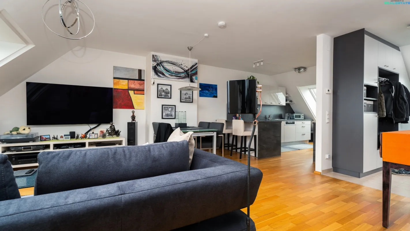 Exklusive Dachgeschosswohnung mit hochwertiger Ausstattung, Terrasse, Klimaanlage und zwei Tiefgaragenplätzen – 1220 Wien - Bild 1