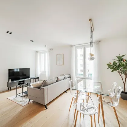Klimatisierte Wohnung in Hofruhelage am Hohen Markt mit Stellplatzberechtigung! 2 Bäder und Balkon! - Bild 2