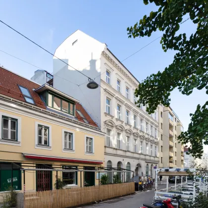 INVESTMENT IN DER ZIEGLERGASSE | Unbefristet vermietete Altbauwohnung | Nähe Mariahilfer Straße, Neubaugasse, U3/U6 | Garagenstellplätze im Haus - Bild 2