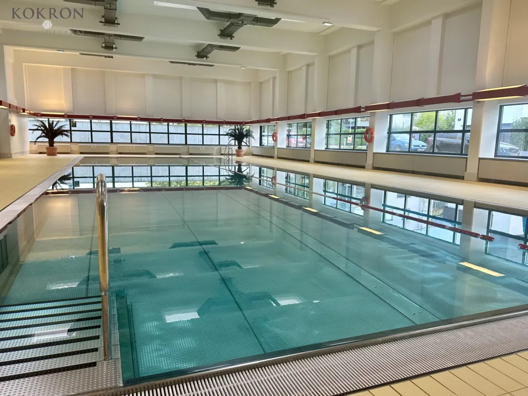 Gartenwohnung mit unverbaubarem Waldblick - unbegrenzter Nutzung von Hallenbad, Sauna, Turnsaal - Bild 1