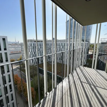 CITY-APARTMENT mit Balkon und SKYLINE-Blick - Neubau - ca.35 m² gew. NFL - U-Bahn Nähe - Bild 2