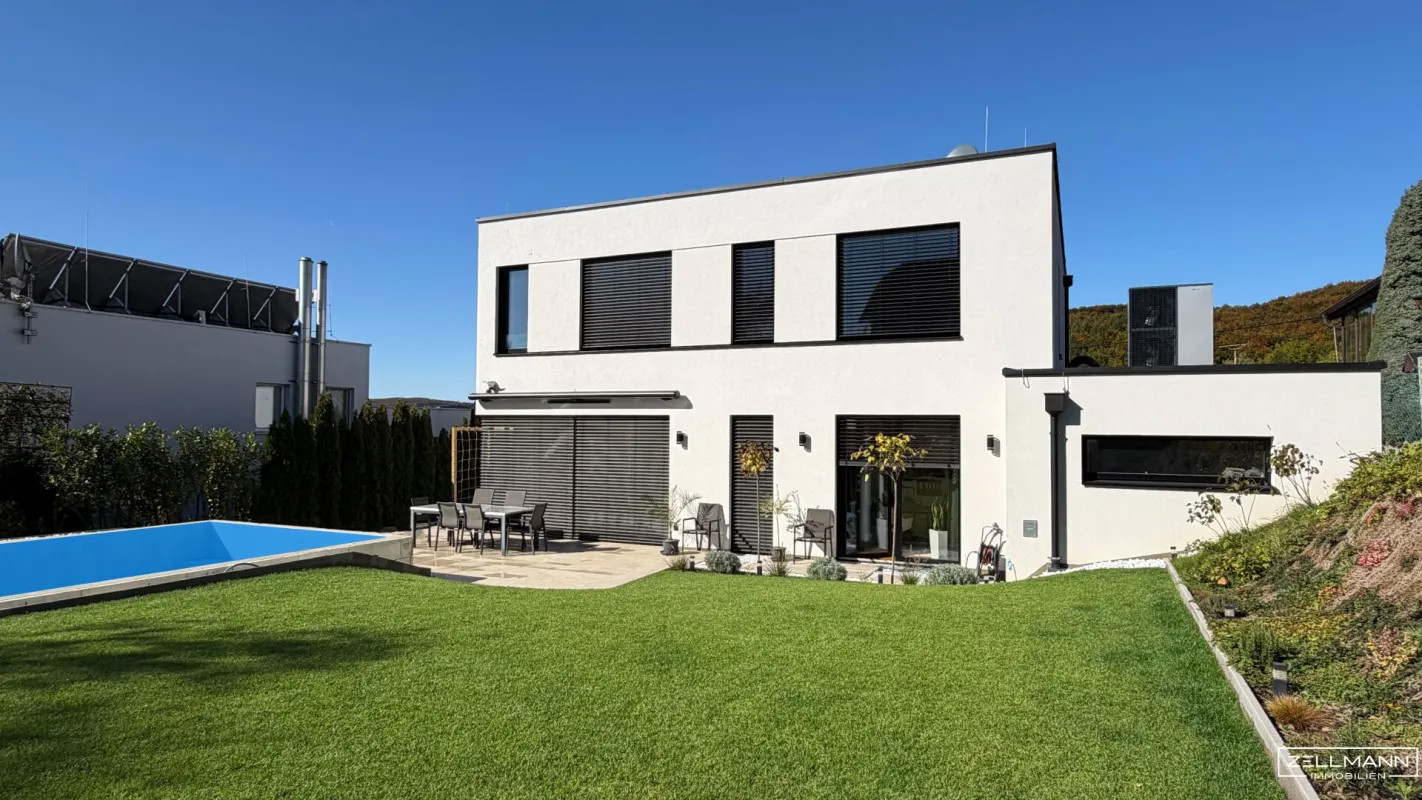 Neubau 2024 || traumhaft moderne Neubauvilla mit Ausblick über Gablitz || Pool 8x4m || hochwertige Ausstattung - Bild 1
