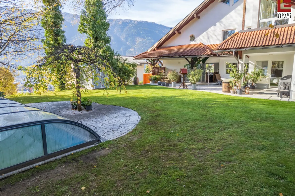 TOP Reiheneckhaus mit Blick über die Stadt - Bild 1