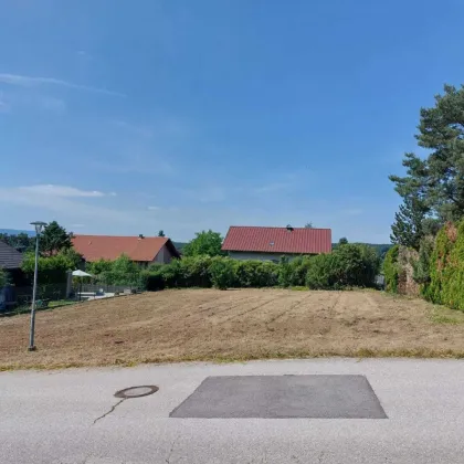 SCHÖNES, SONNIGES GRUNDSTÜCK FÜR EINFAMILIENHAUS IN ABSOLUTER GRÜNRUHELAGE! SCHÖNE WOHNSIEDLUNG! - Bild 2