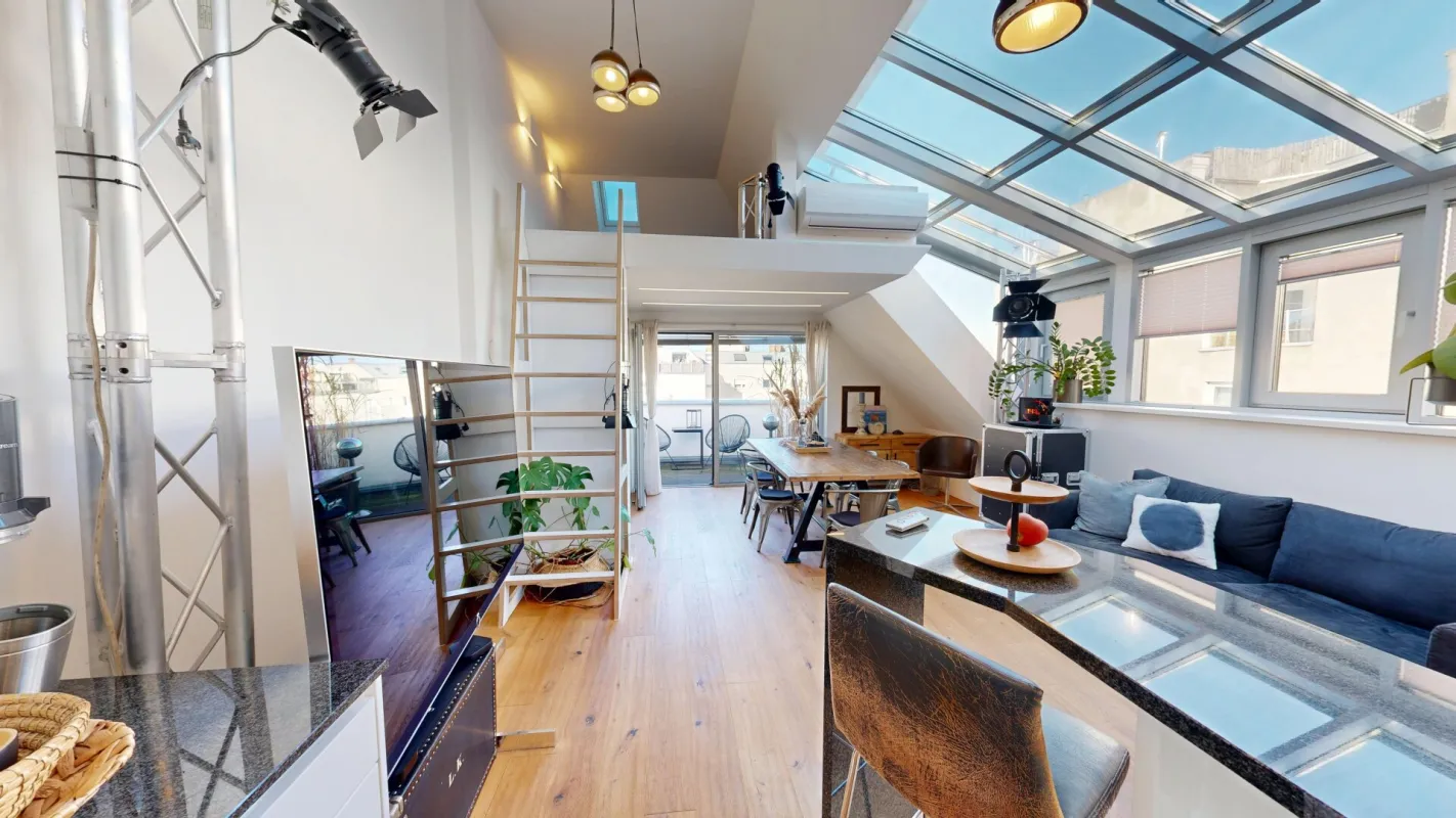 Exklusives, lichtdurchflutetes City-Loft nahe Mariahilferstraße – freier Mietzins - Bild 1