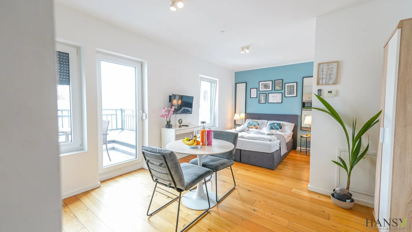 Charmantes vollmöbliertes Dachgeschoss-Studio mit Lift, Terrasse und Weitblick! - Bild 1