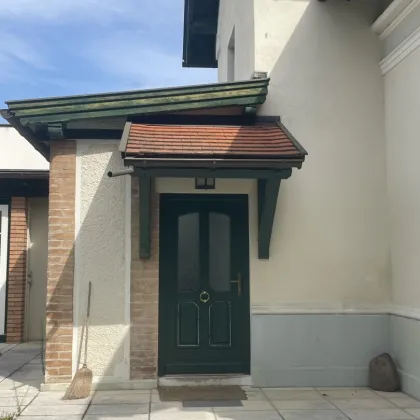 Traumhaftes Herrenhaus in Sooß: Modern, geräumig und mit traumhaftem rund 6000m² Garten! - Bild 2