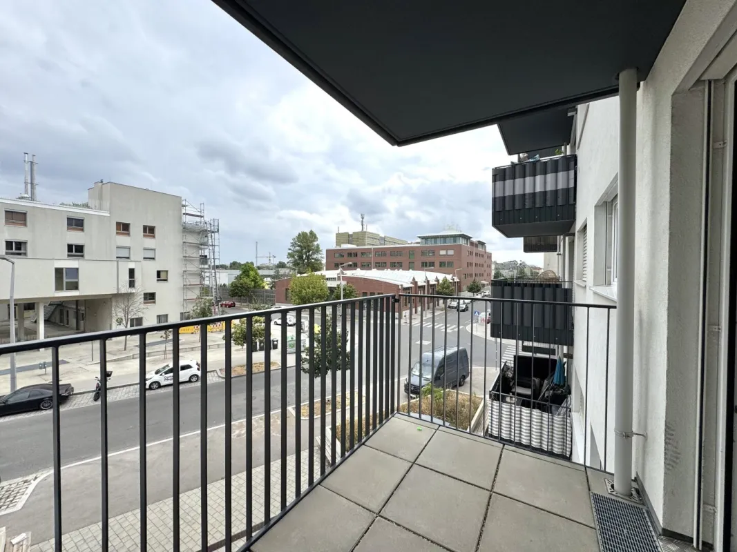 Modernes Wohnen nahe Stadlauer Straße - Großzügiger Balkon - Bild 1