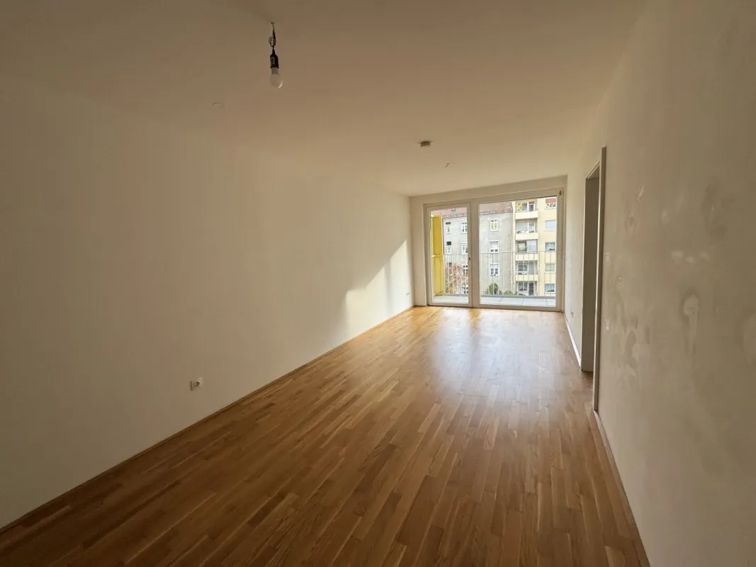 Günstige 2 Zimmerwohnung mit ruhigem Balkon in en Innenhof! Unbefristet! - Bild 1